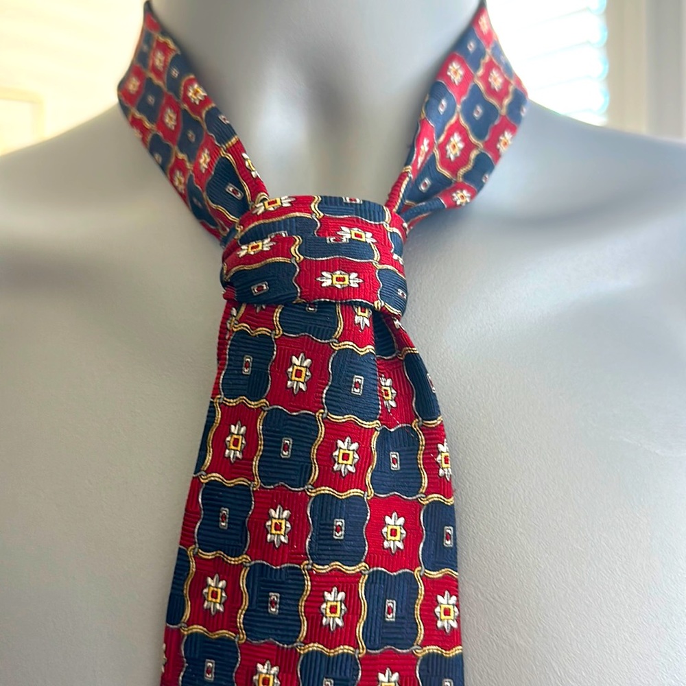 Oscar de la Renta Red and Blue Geometric Silk Tie